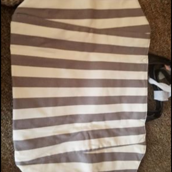 Brand new Victoria Secret bag - Picture 2 of 5